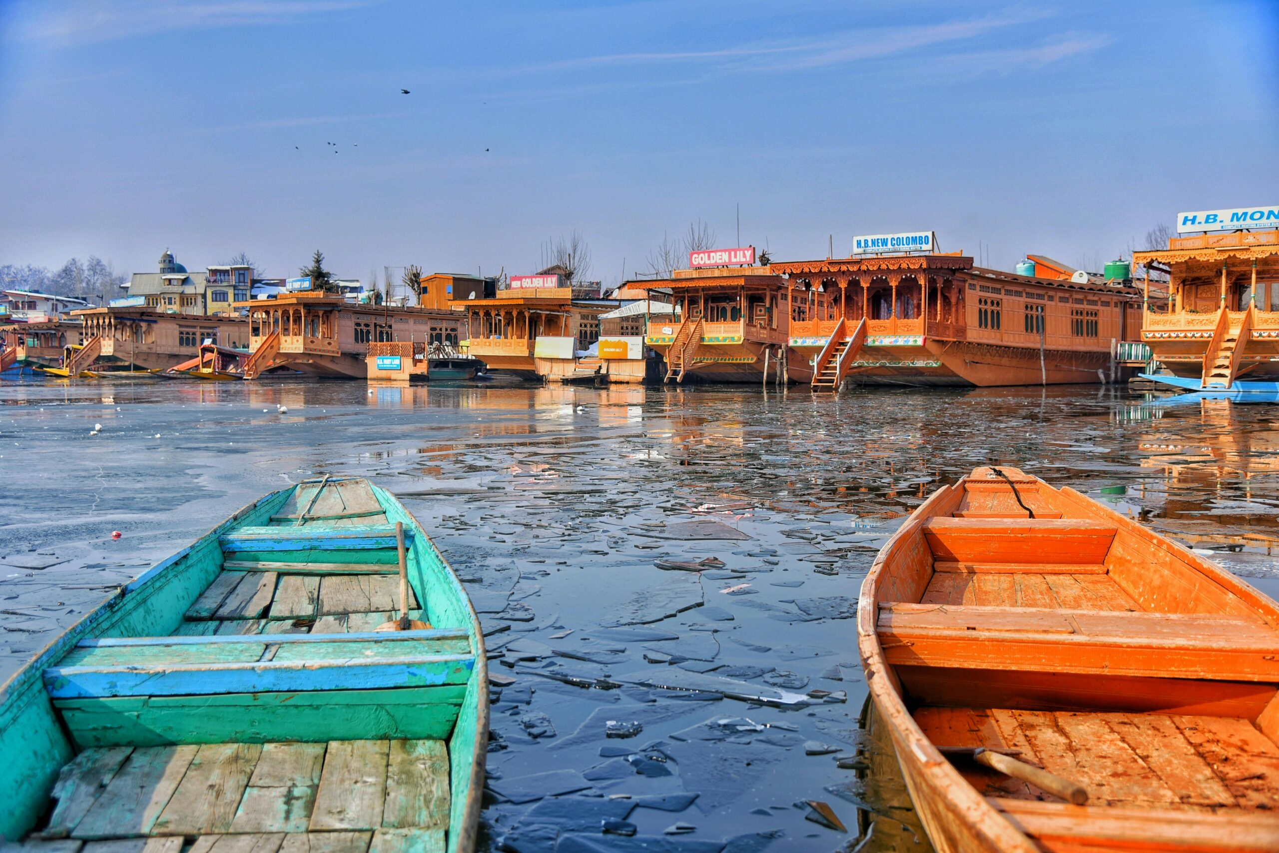 Houseboat In Kashmir View In Winter Morning In Srinagar Dal Lake