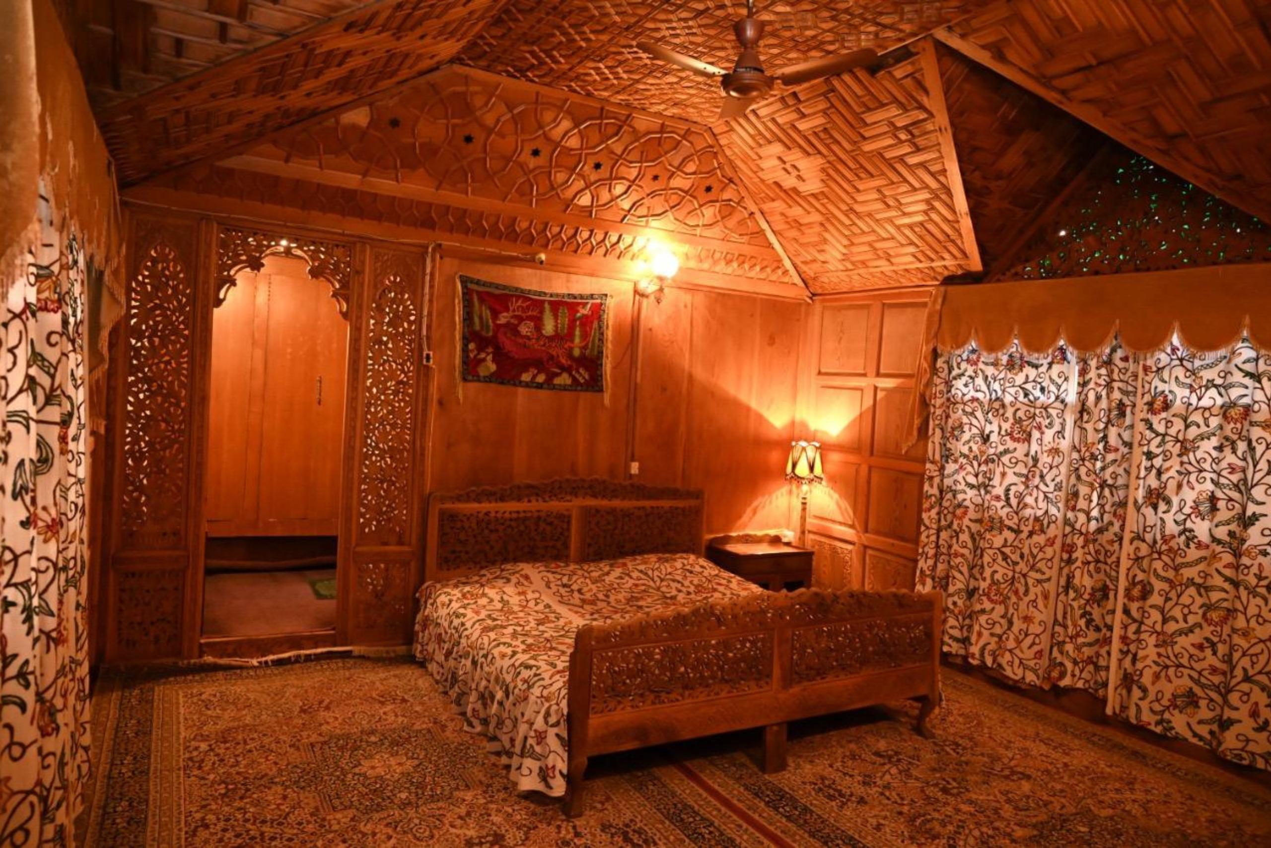 Kings Houseboats, Srinagar