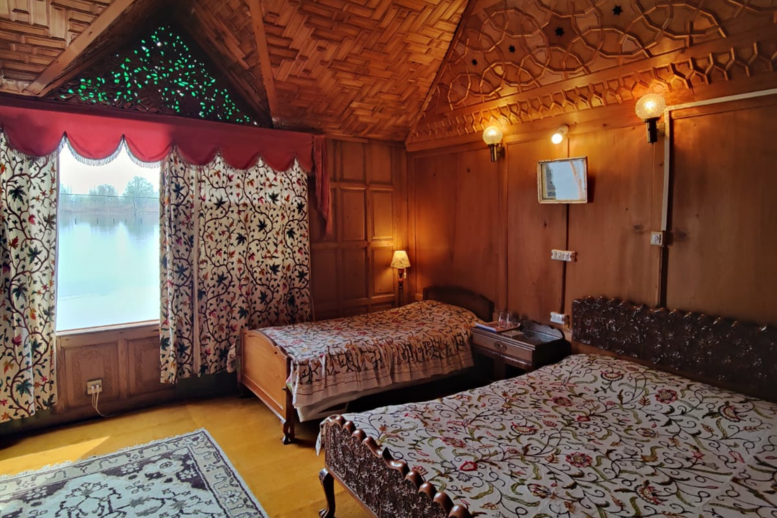 Kings Houseboats, Srinagar