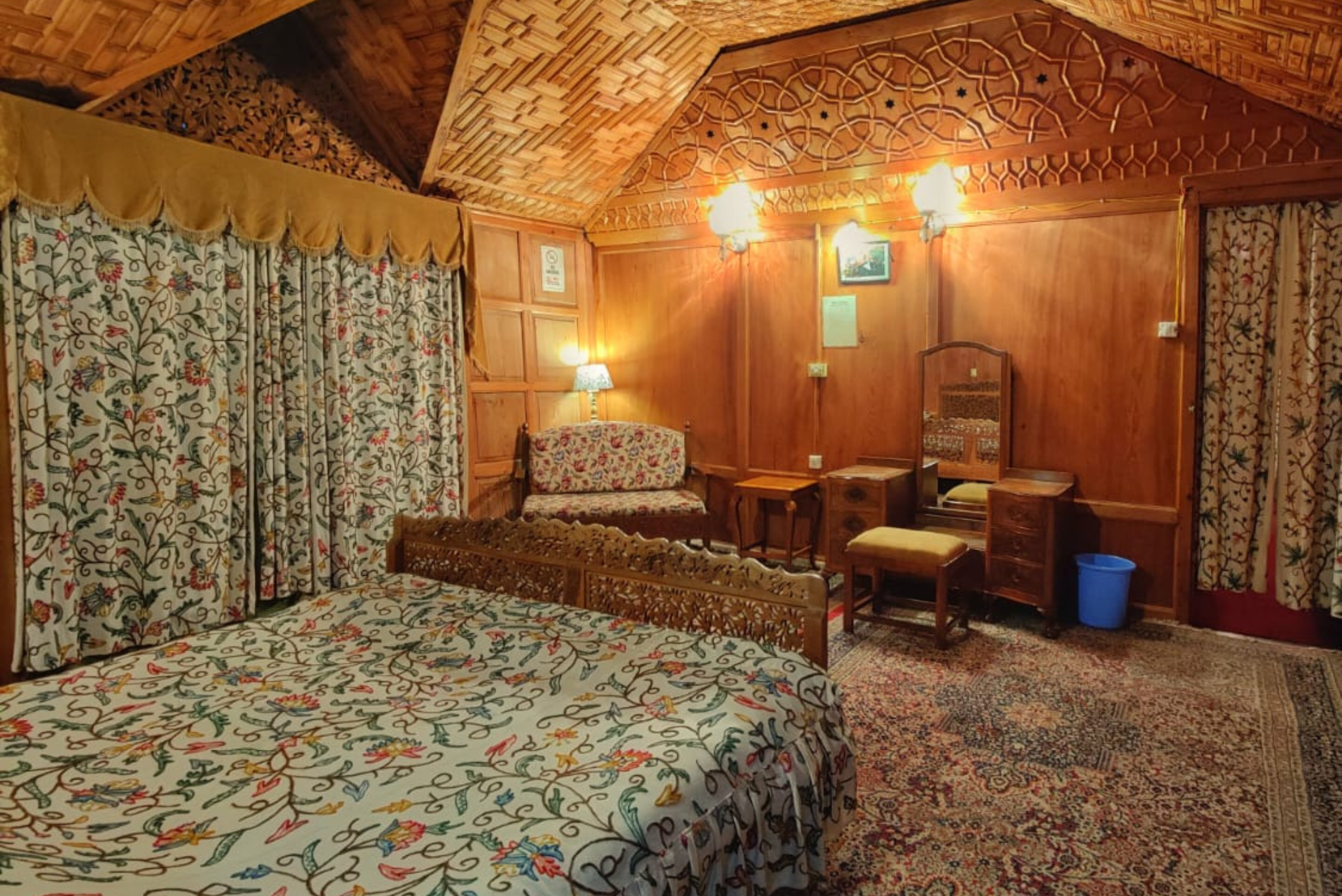 Kings Houseboats, Srinagar